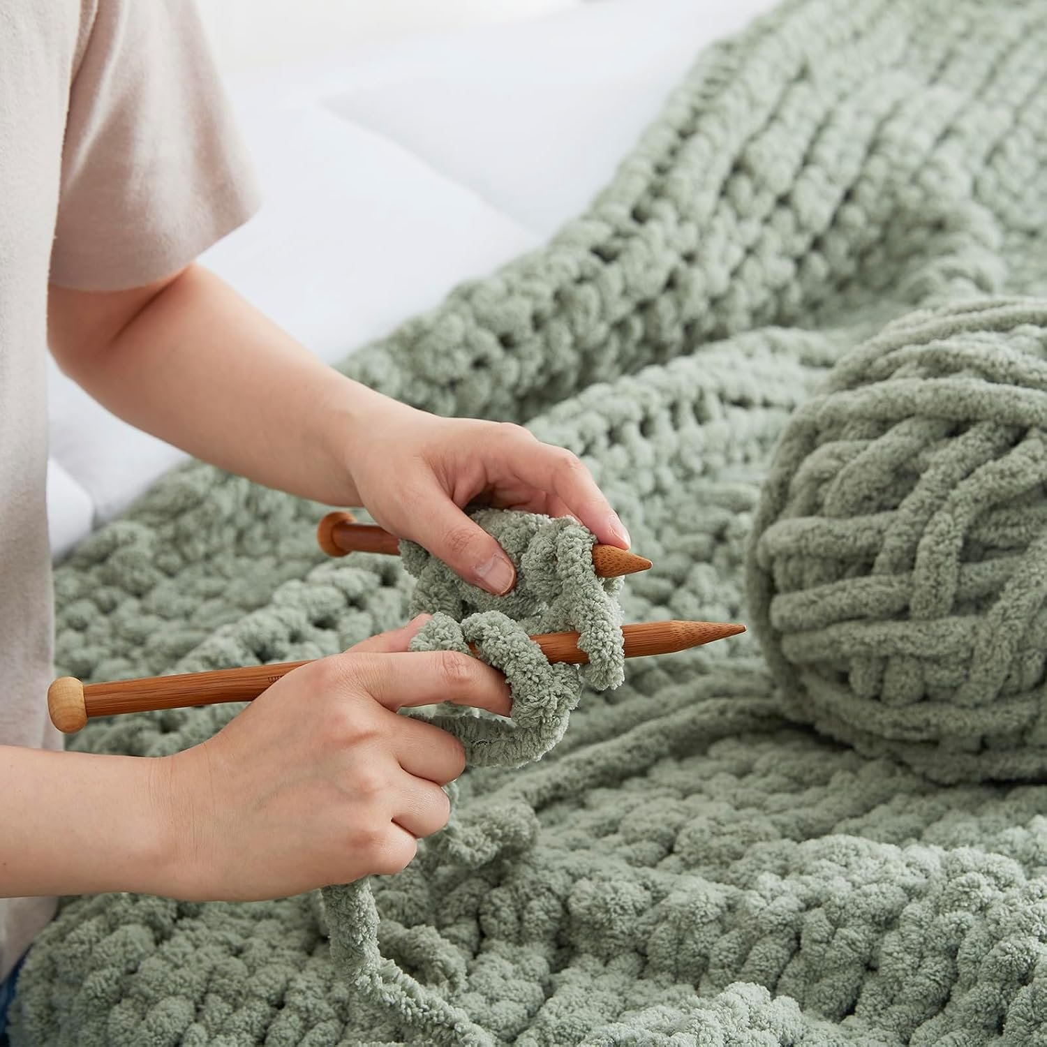 Premium Chunky Chenille Throw Blanket for Couch & Bed - Image 6